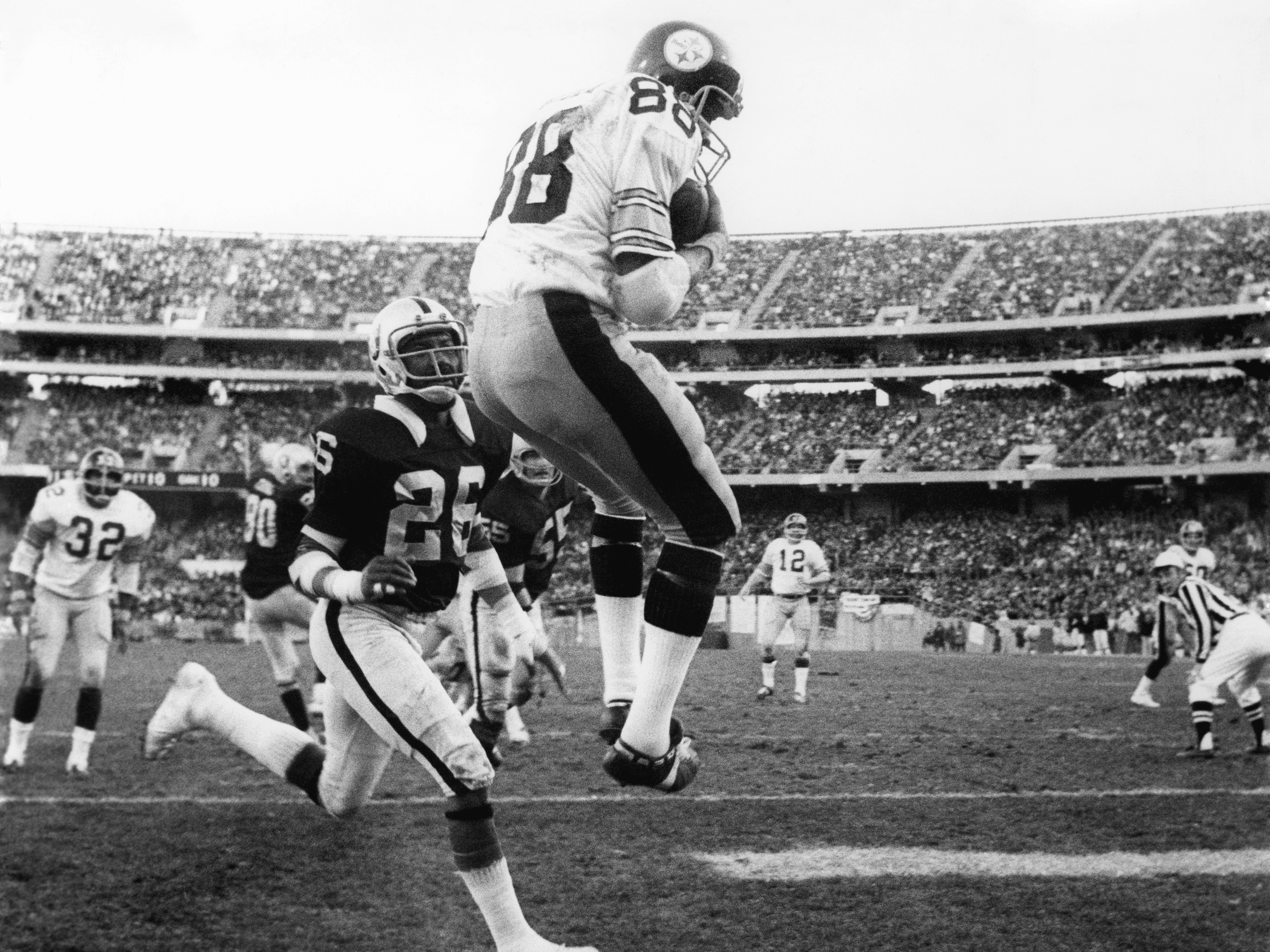 Michael Zagaris: 60 Years of NFL Photography - image 1
