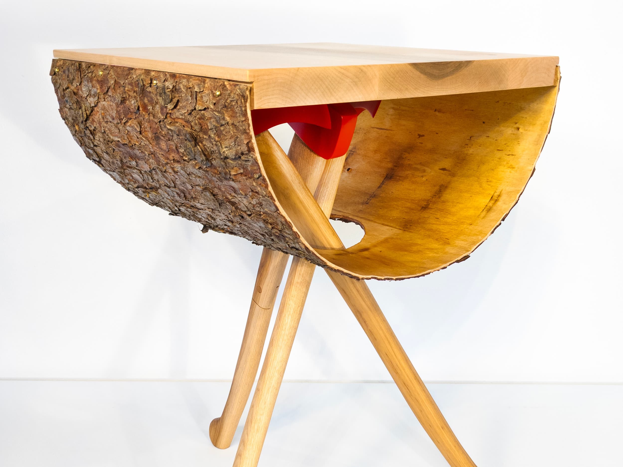 Axe Table