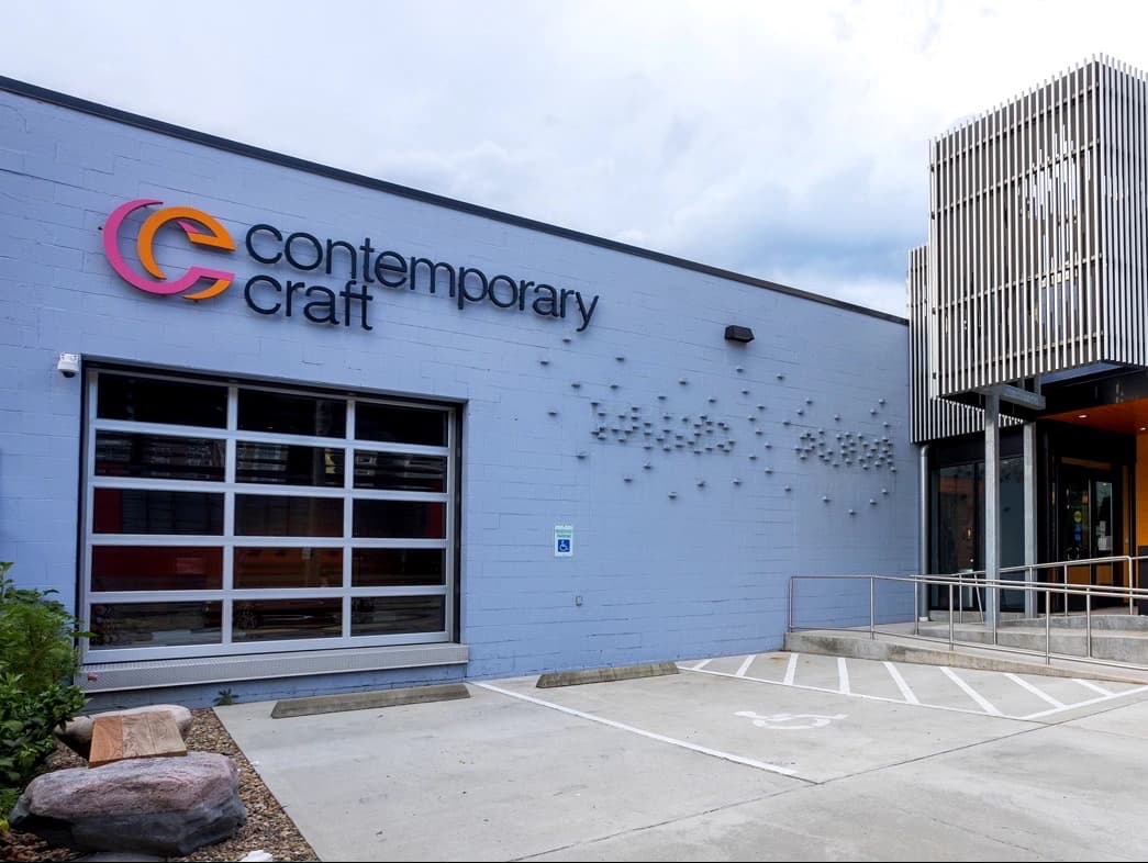 gallery space splash